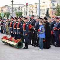 День памяти и скорби члены Общественной палаты Владимирской области приняли участие в памятных акциях, почтив память павших героев Великой Отечественной войны.